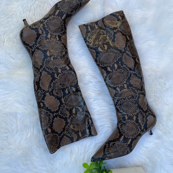 VERONICA BEARD Freda Espresso Snake
Embossed Leather Pointed Toe Kitten Boots 5